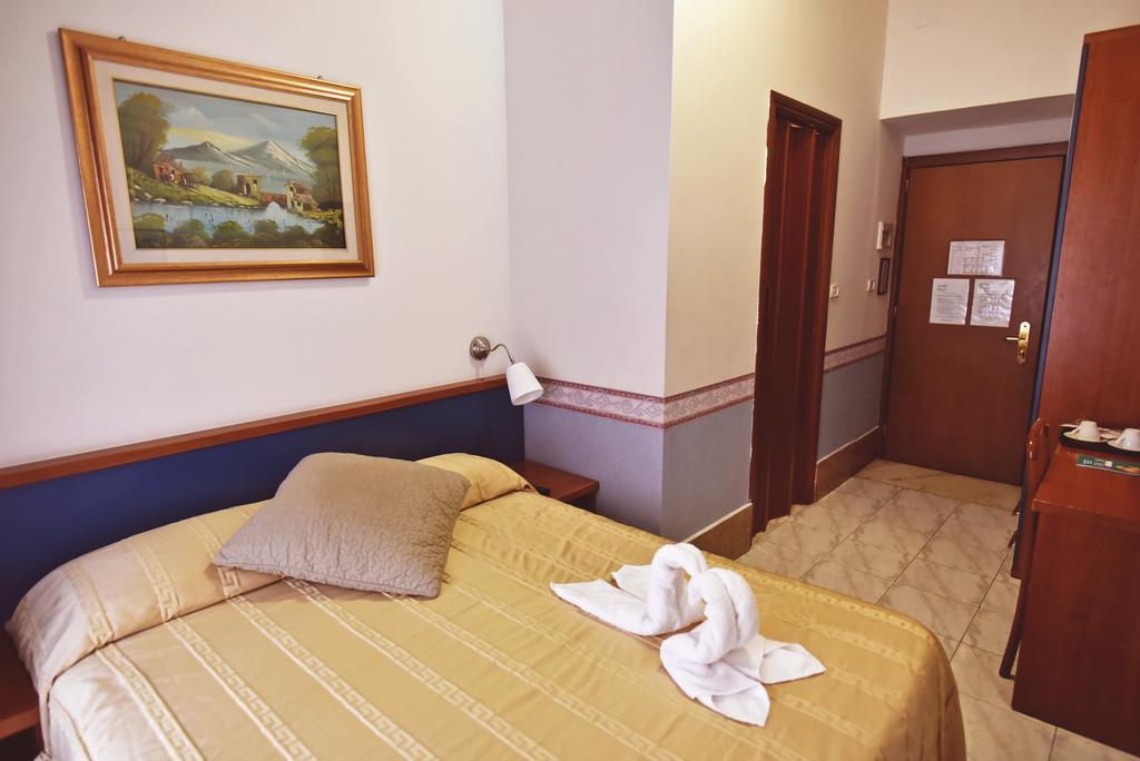 Hotel Carmel โรม ภายนอก รูปภาพ