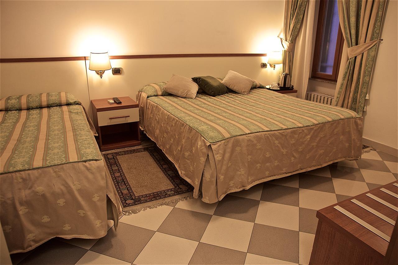 Hotel Carmel โรม ภายนอก รูปภาพ